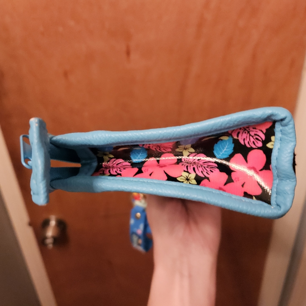 Disney Stitch Cosmetic Bag +  Bagcharm/Keychain - Picture 13 of 16